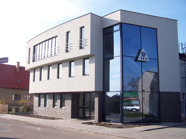 hliníková okna Schüco a hliníkové dveře od společnosti RIN-AL